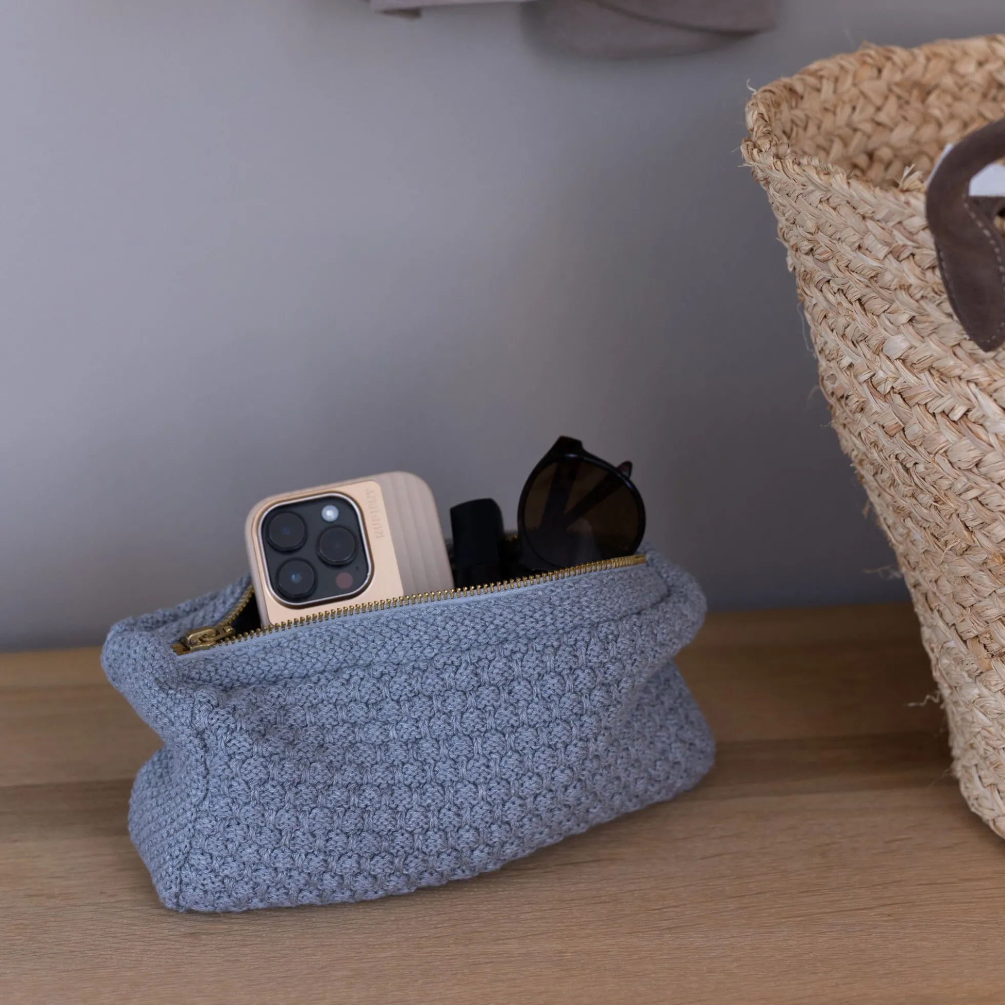 Strikket Clutch Petra, med grey melange
