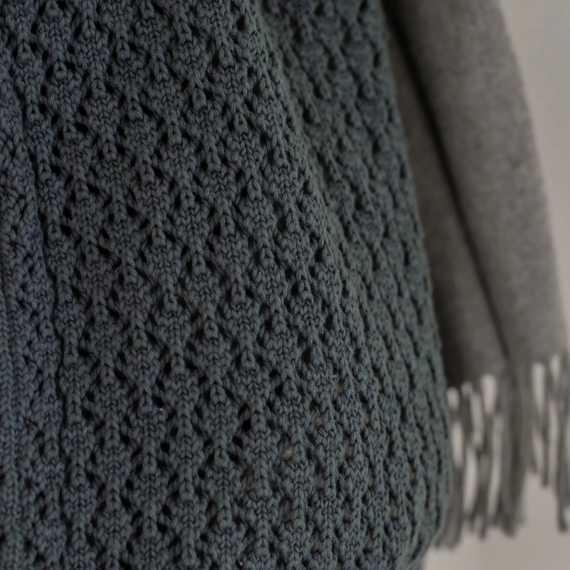 Strikket Net, dark grey
