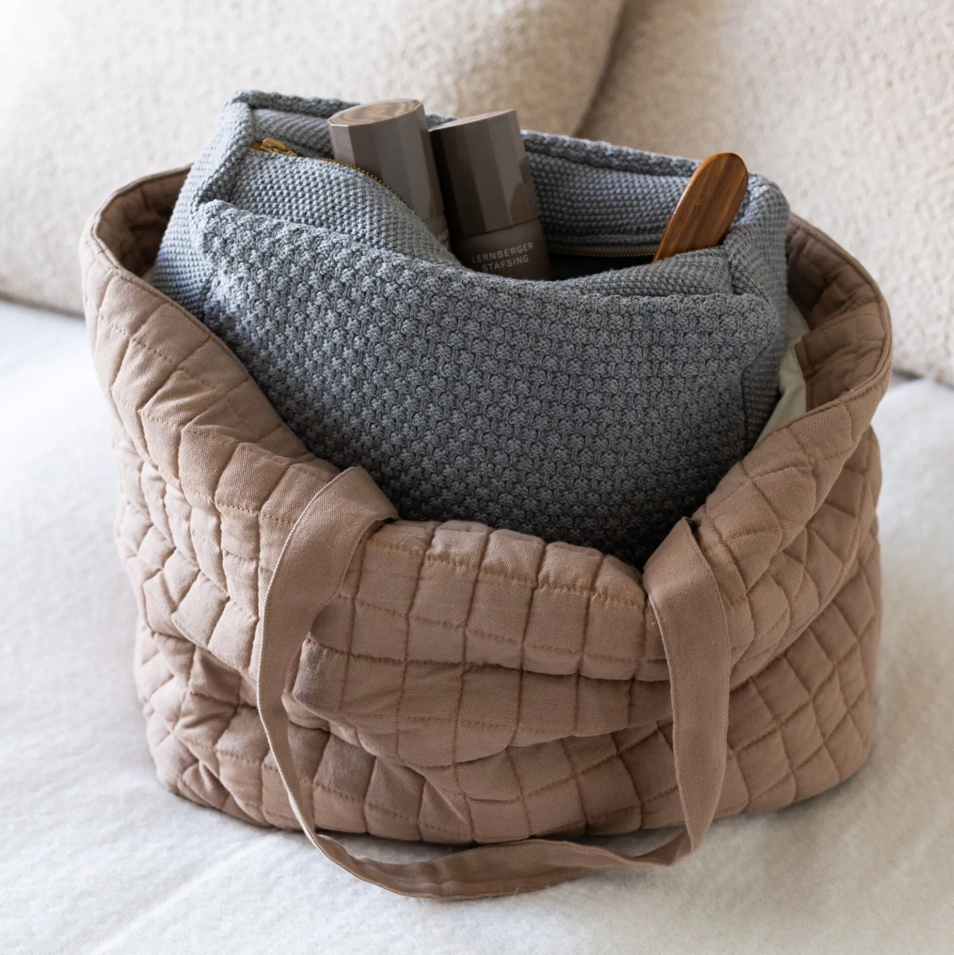 Strikket Toilettaske Petra, med grey melange