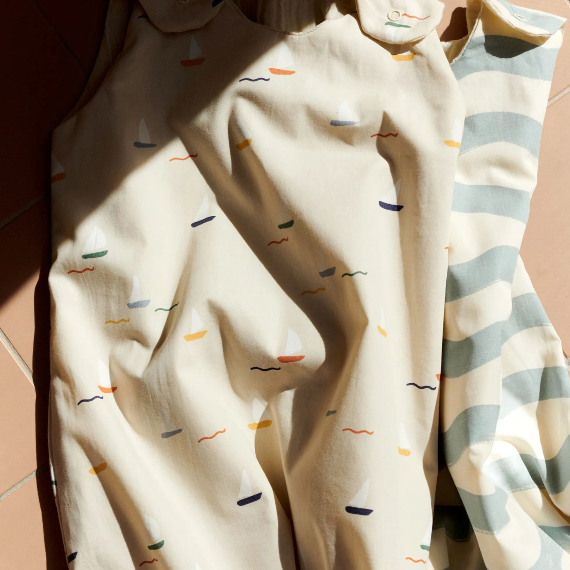 Sylvia sovepose TOG 1 sommer, pond boats