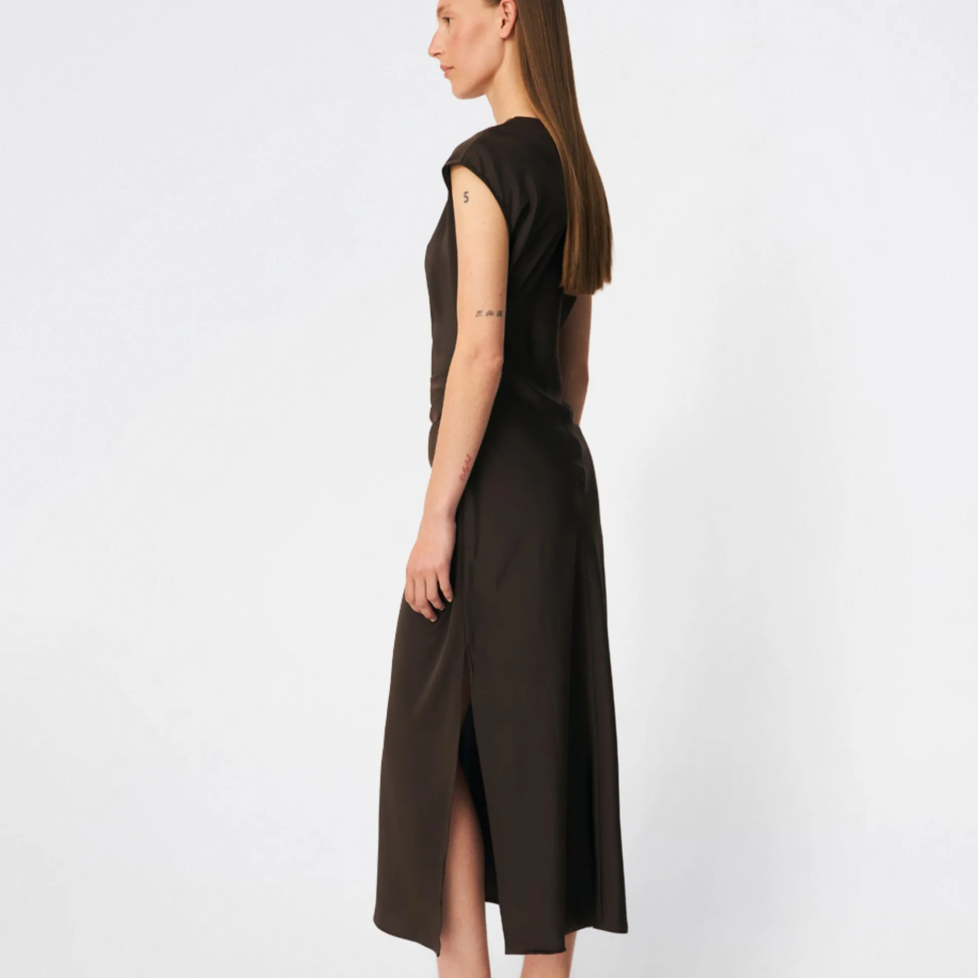 Tailormd dress, seal brown
