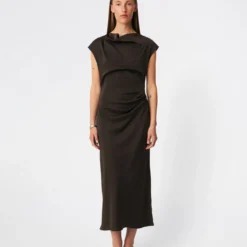 Tailormd dress, seal brown