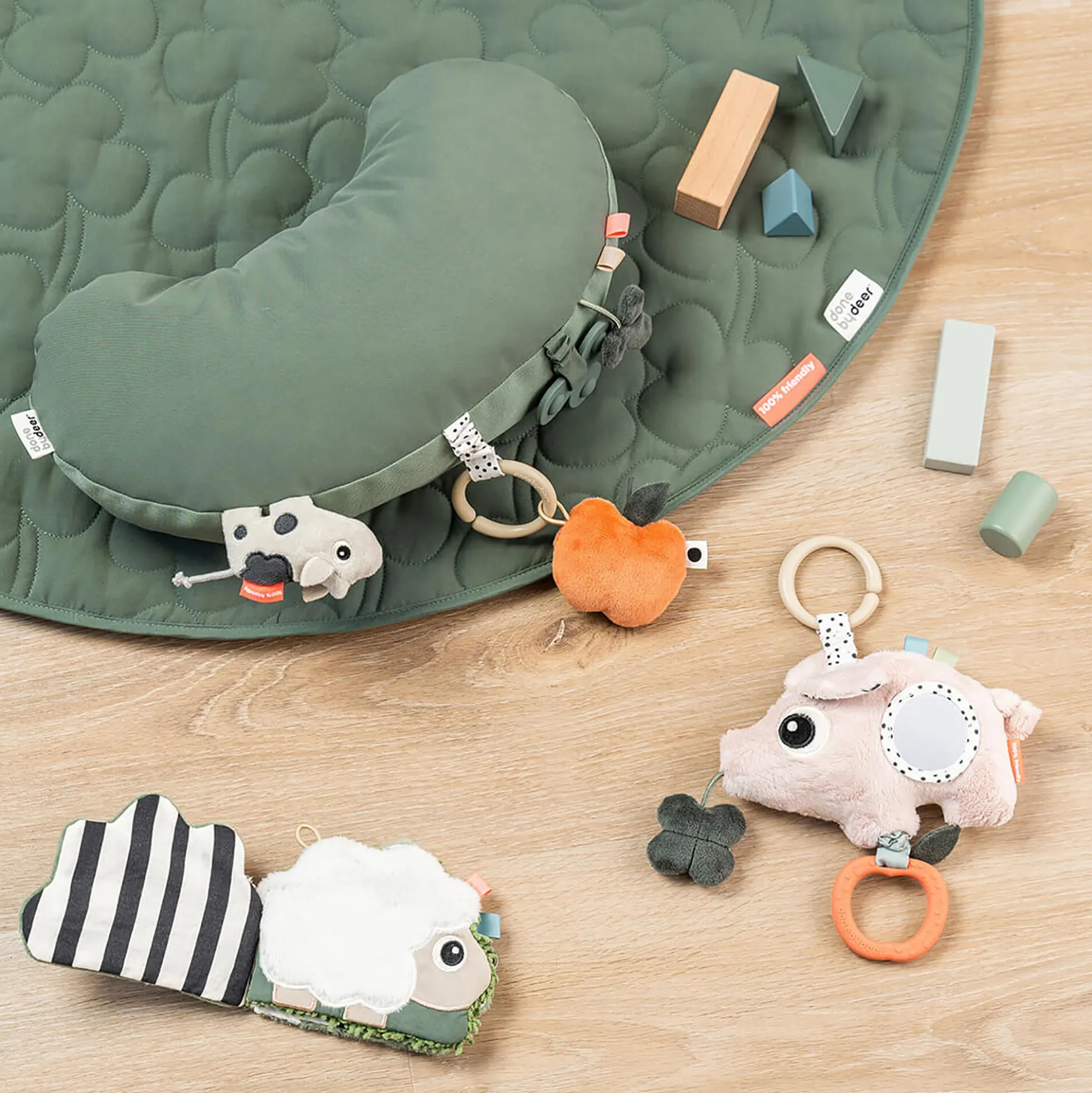 Tiny Farm tummy time aktivitetspude, green