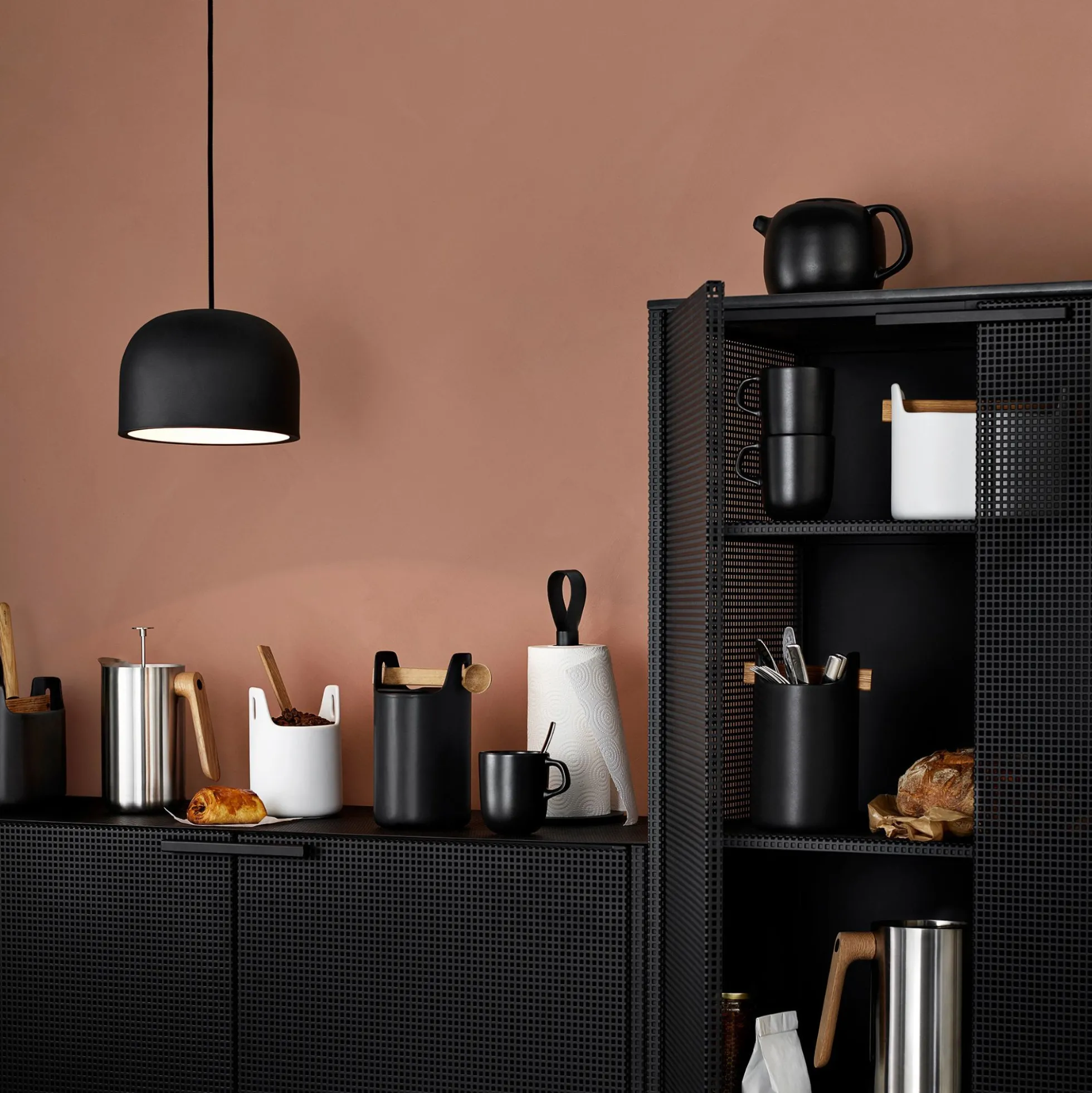 Toolbox, black