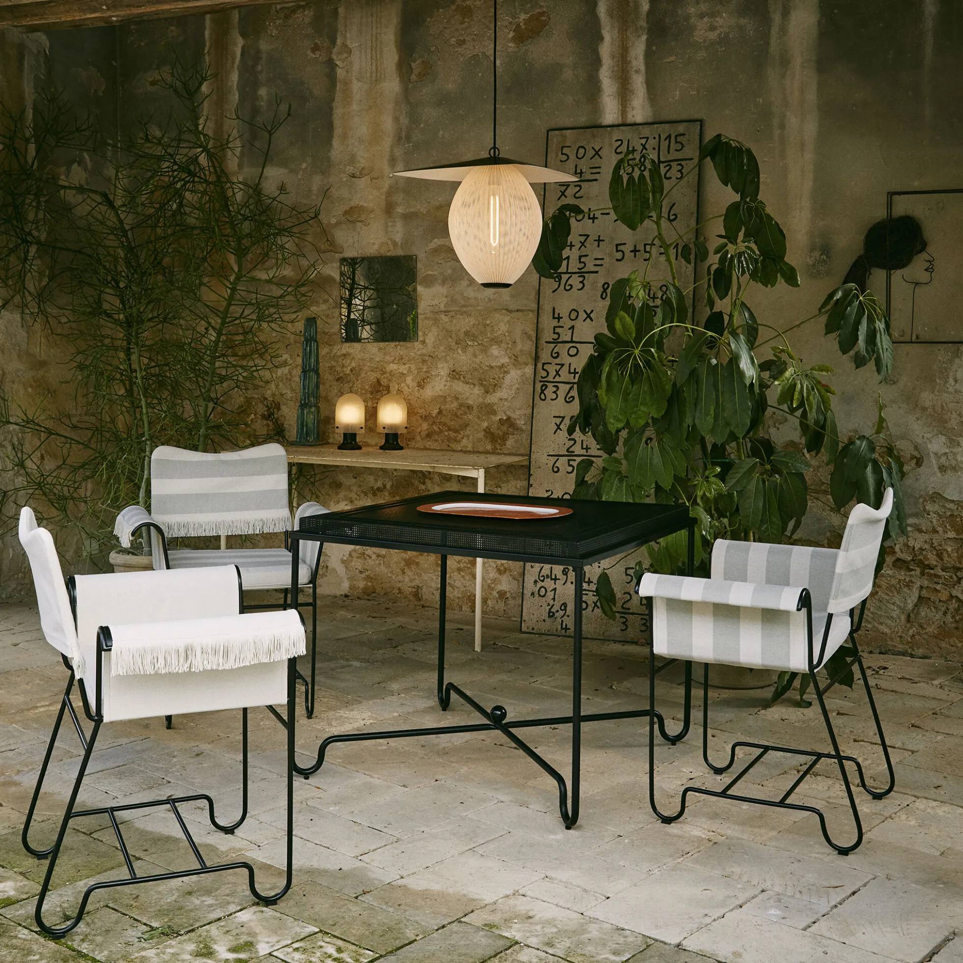 Tropique Dining Table, classic black