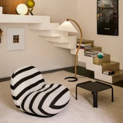 T877 Side Table, molé