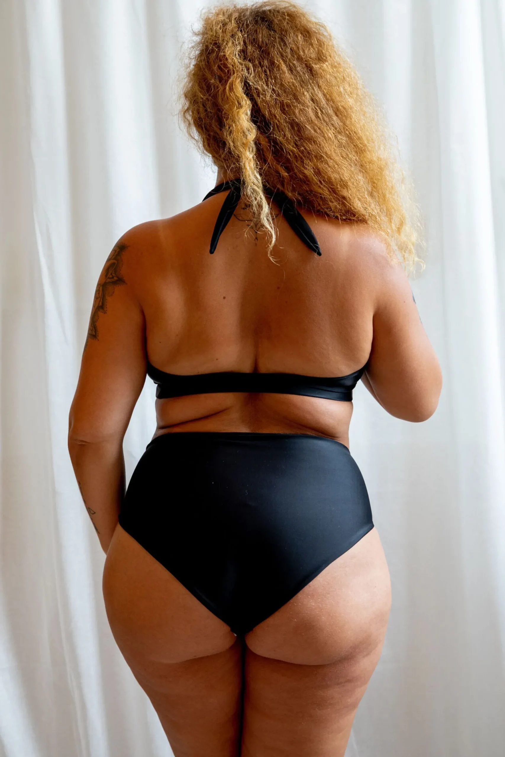 Ubud højtaljet bikinitrusse, nero