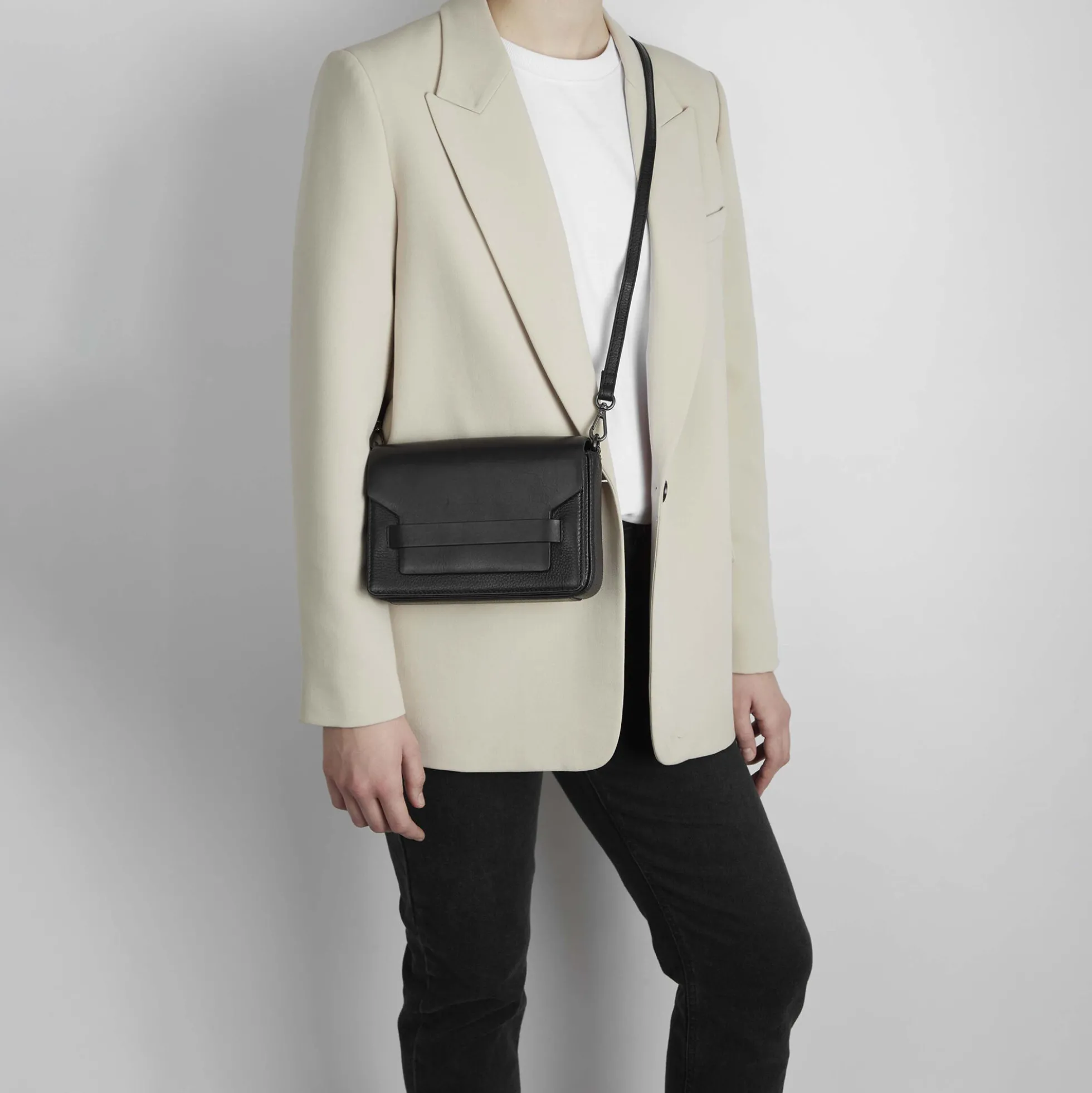 VanyaMBG Crossbody Bag, grain black
