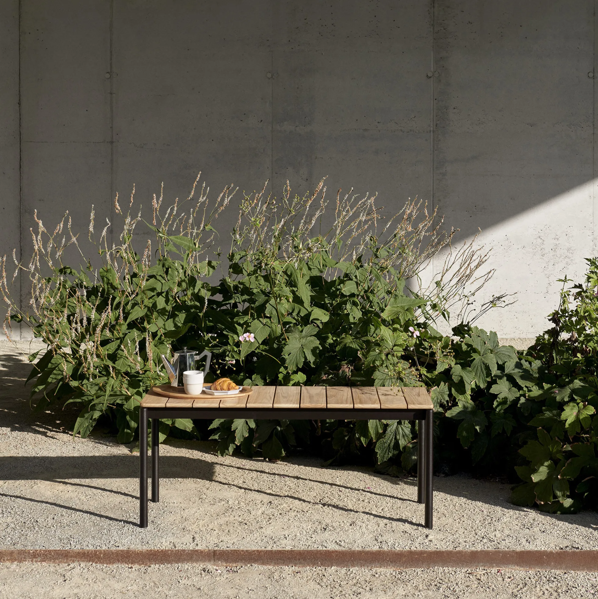 Ville AV27 Outdoor Bench, warm black
