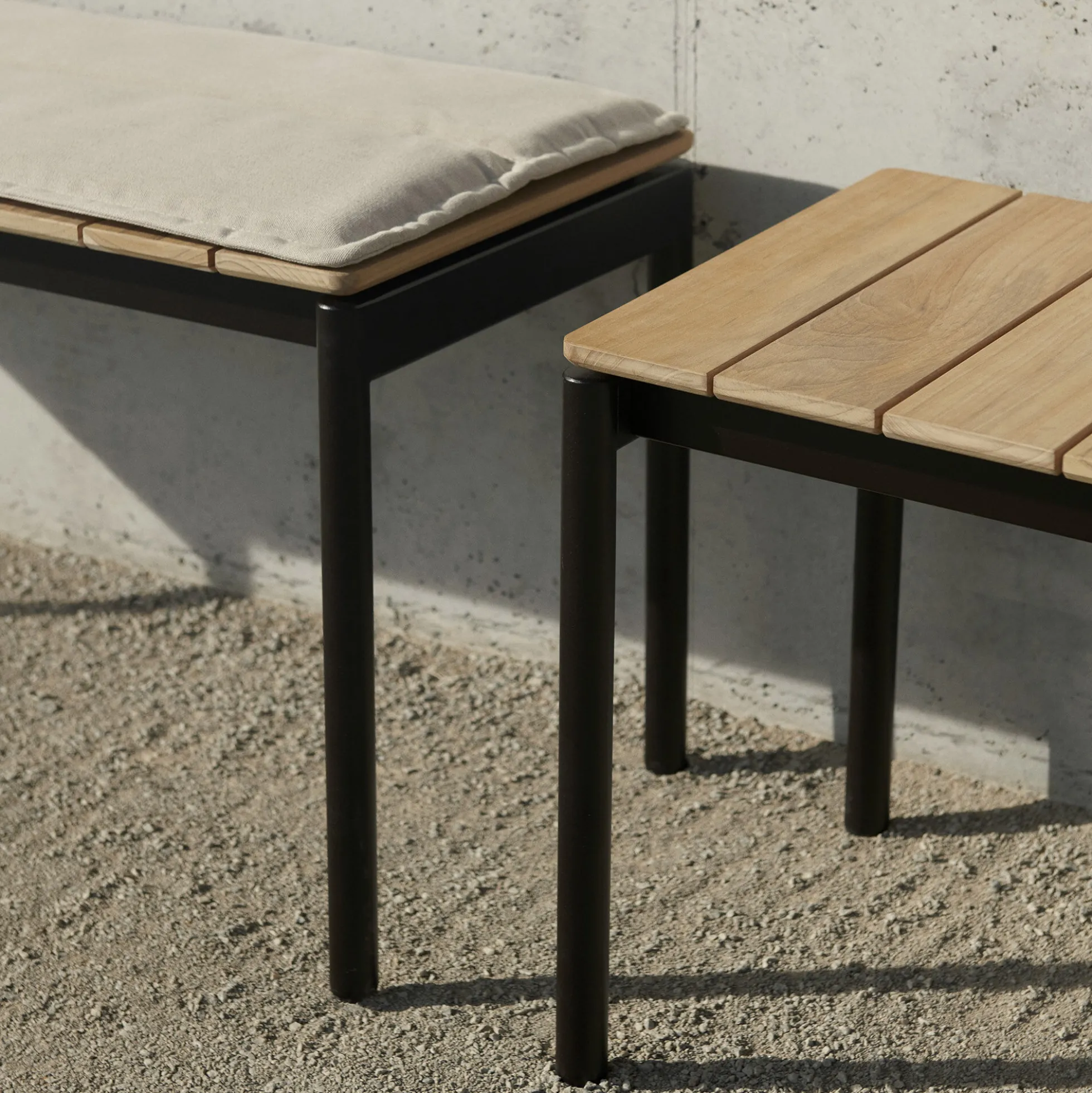 Ville AV27 Outdoor Bench, warm black
