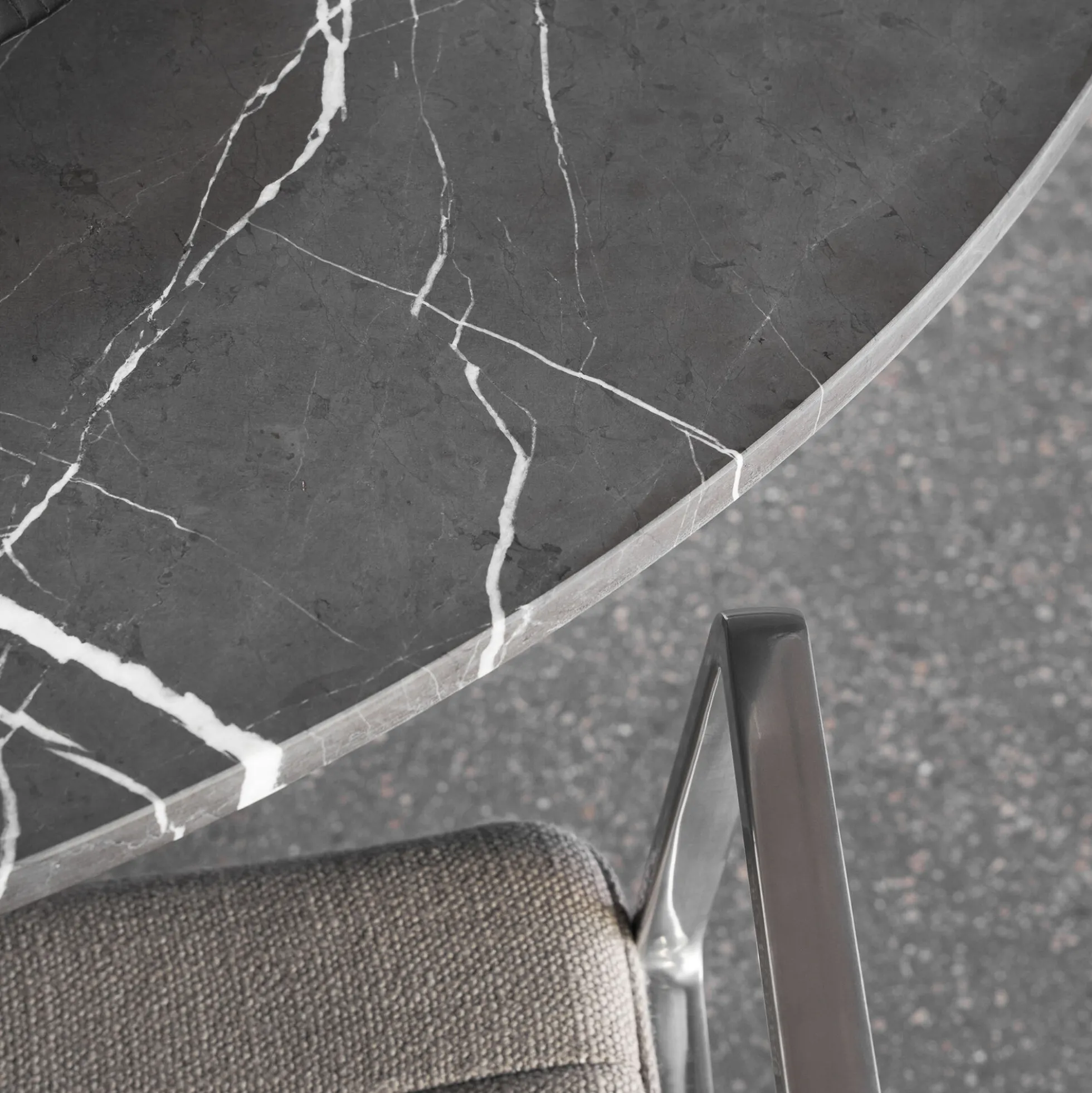 VIPP495 Cabin Round Table, pietra grey/dark oak