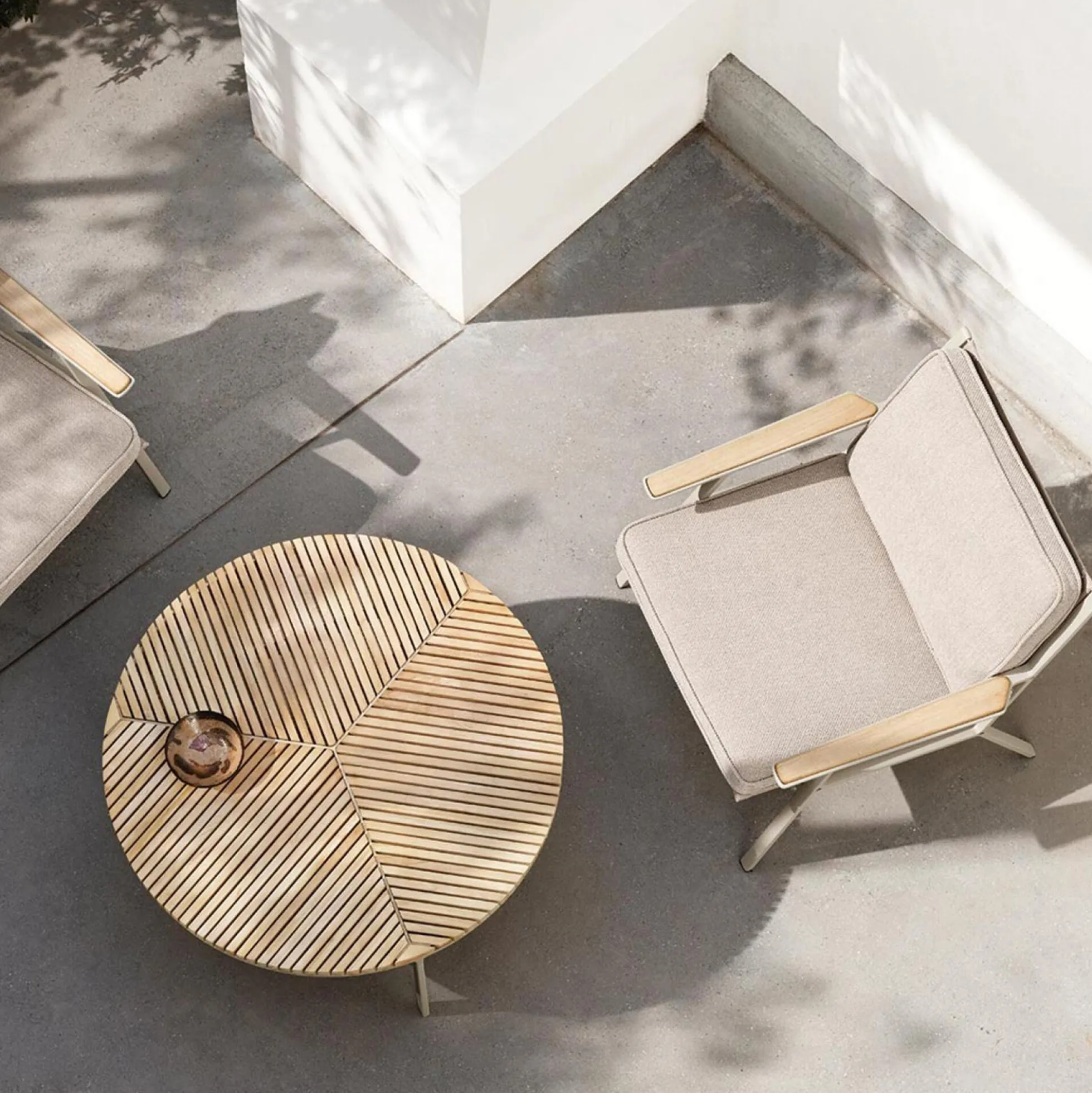 VIPP716 Open-Air Coffee Table, teak/light grey