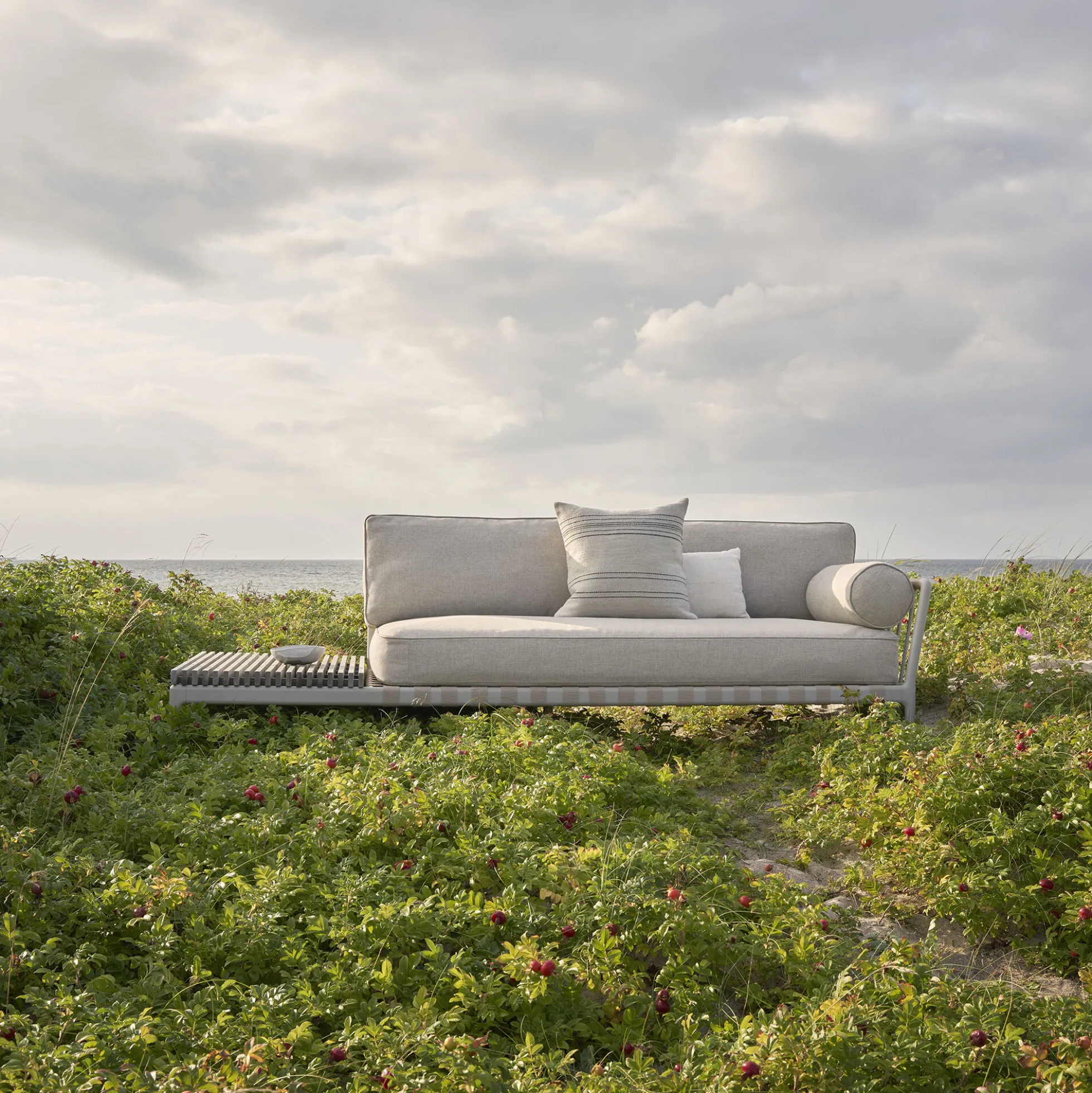 VIPP720 Open-Air Sofa Open End, left, sand