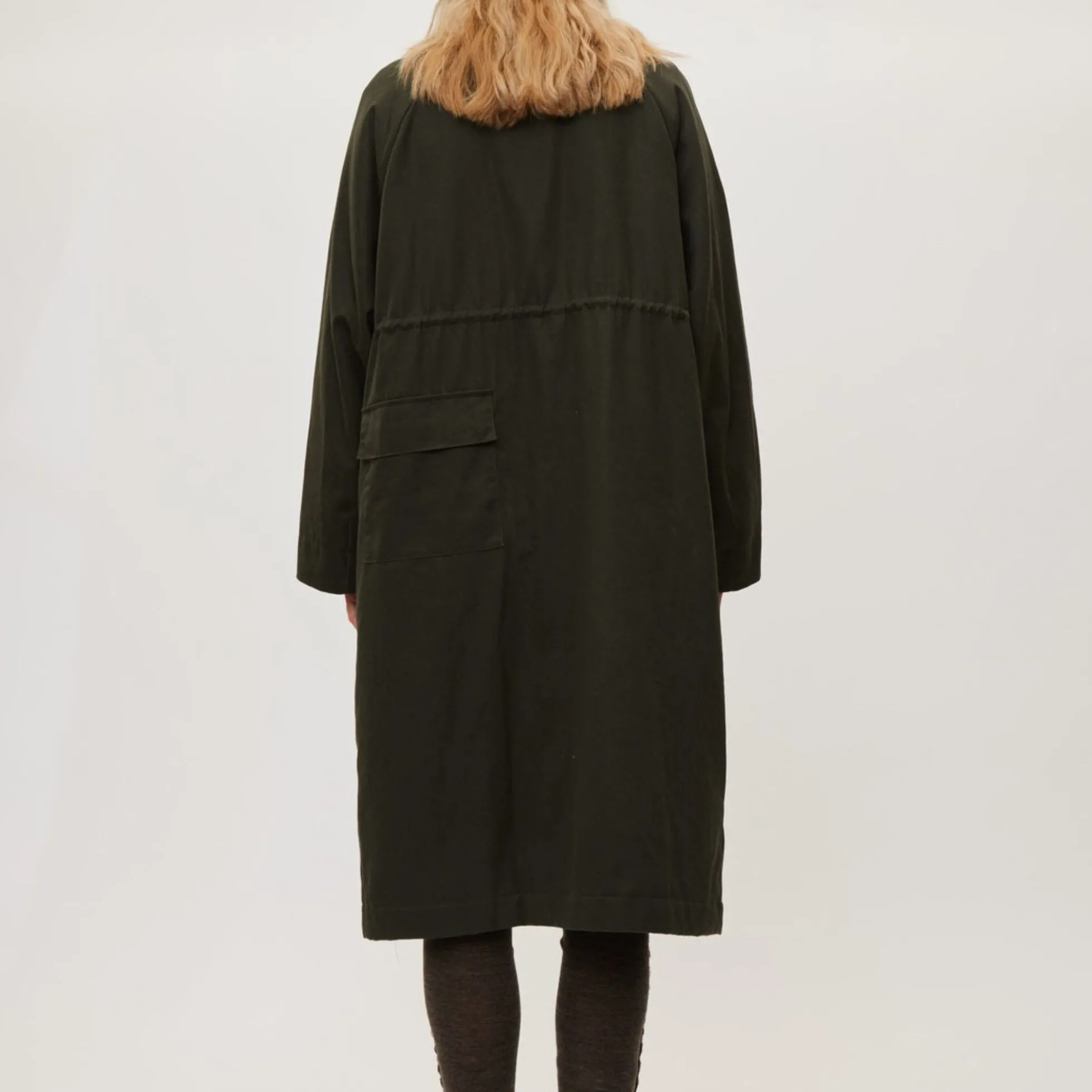 Waxed Coat Cloudy, dark soil