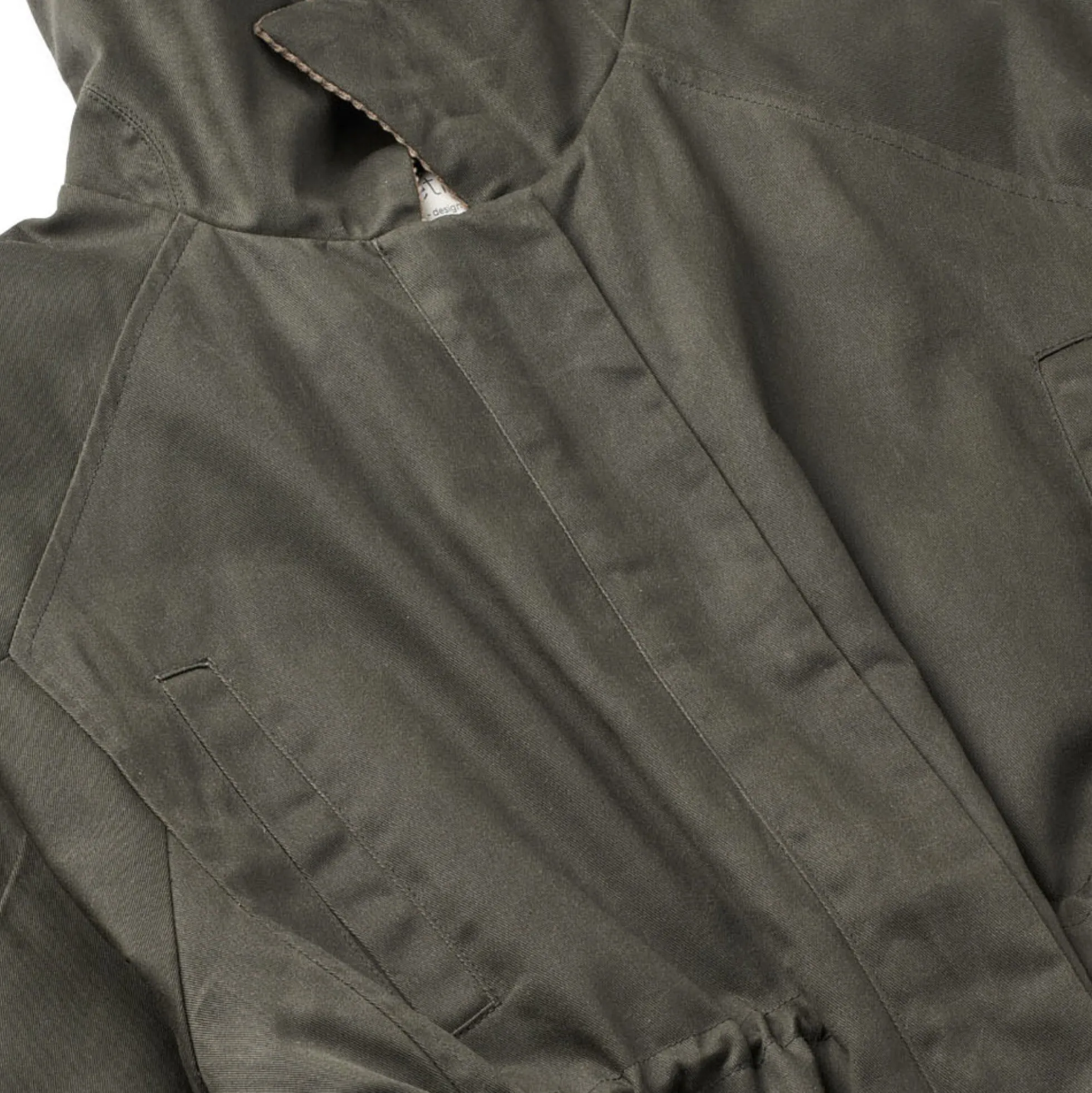 Waxed Coat Cloudy, dark soil