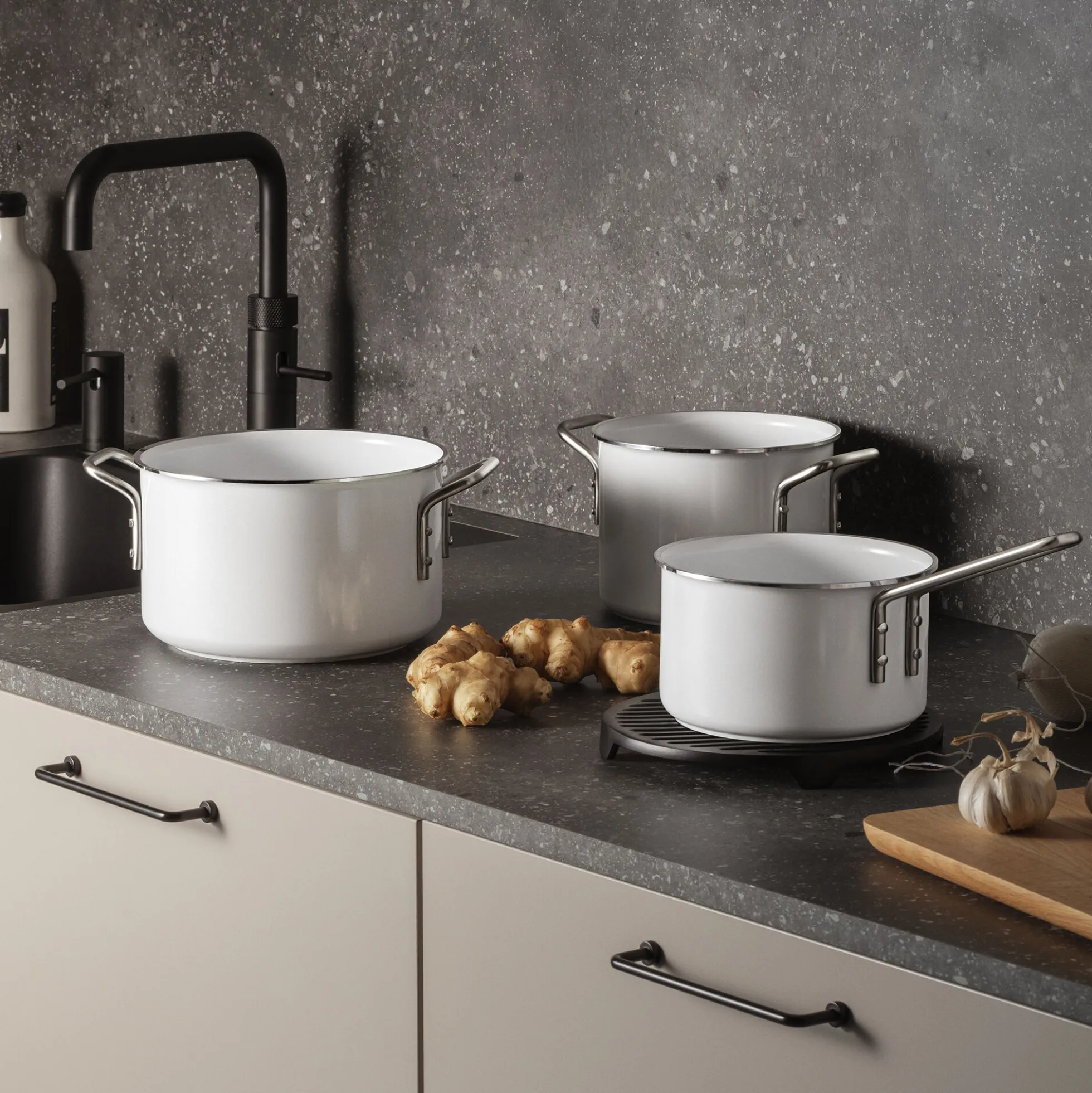White Line Kasserolle keramisk Slip-Let® belægning 1,8 L