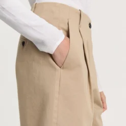 Willy Shorts, semolina
