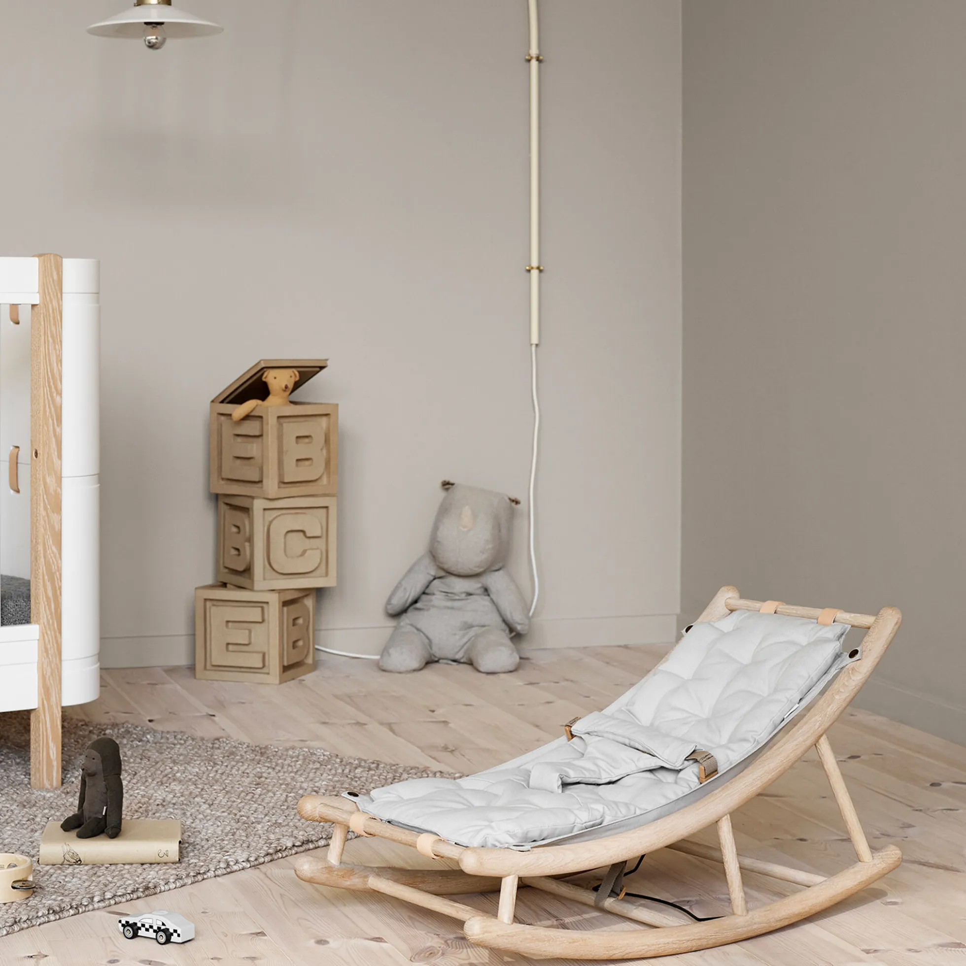 Wood baby & junior vippestol, eg/grå